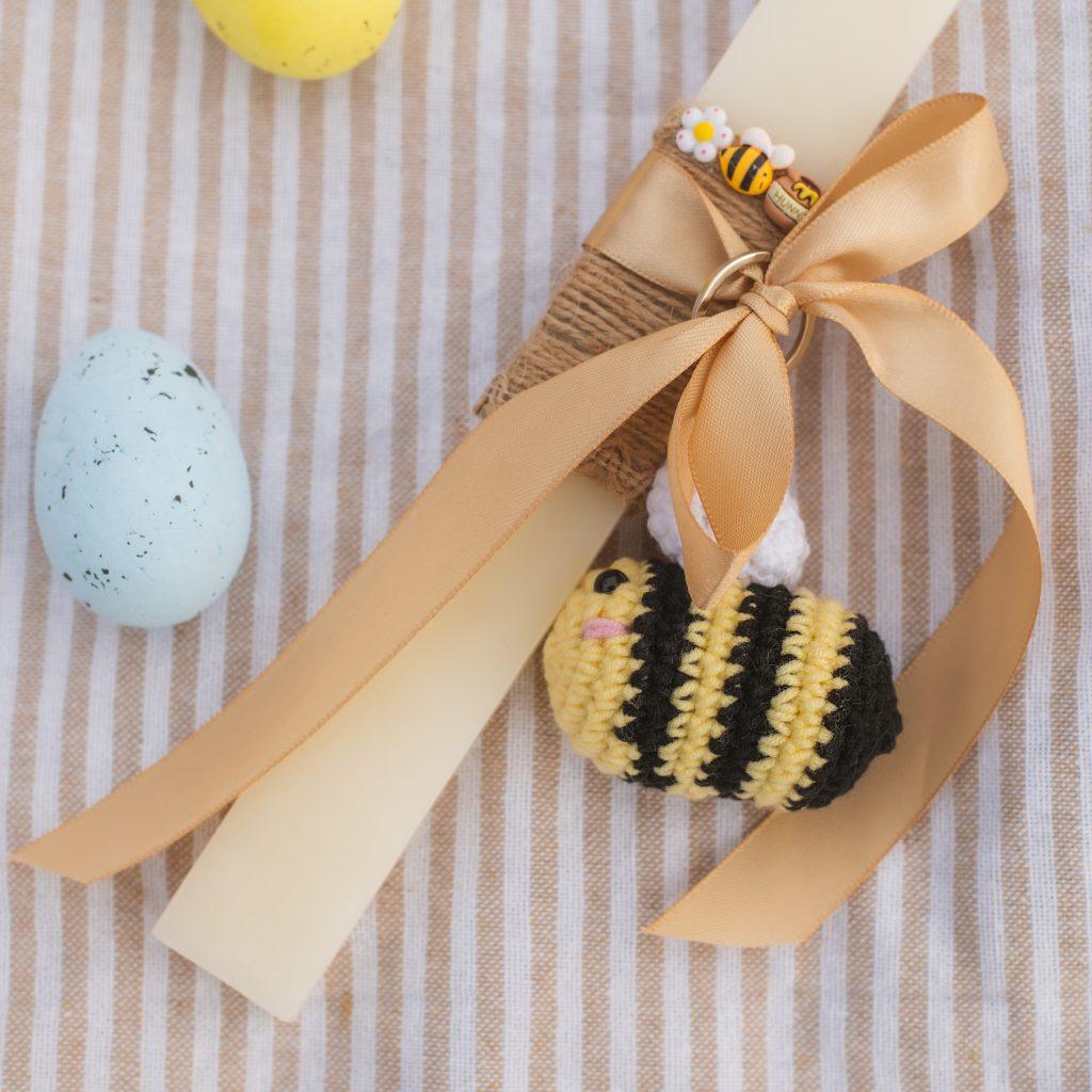 Λαμπάδα Με Χειροποίητο Πλεκτό Μπρελόκ