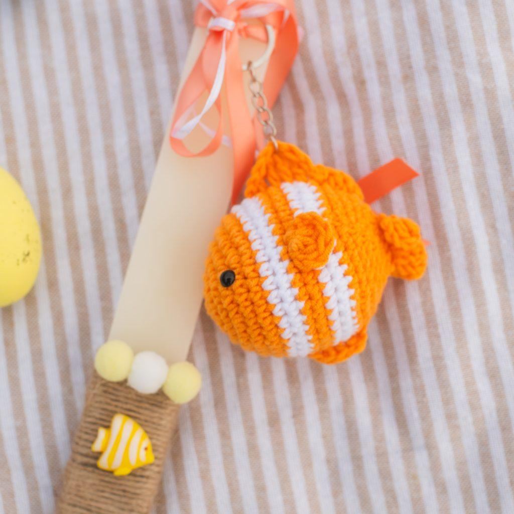 Λαμπάδα Με Χειροποίητο Πλεκτό Μπρελόκ